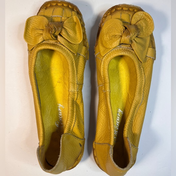 Yellow Leather Bow Flats with Elastic Edges - Picture 2 of 10